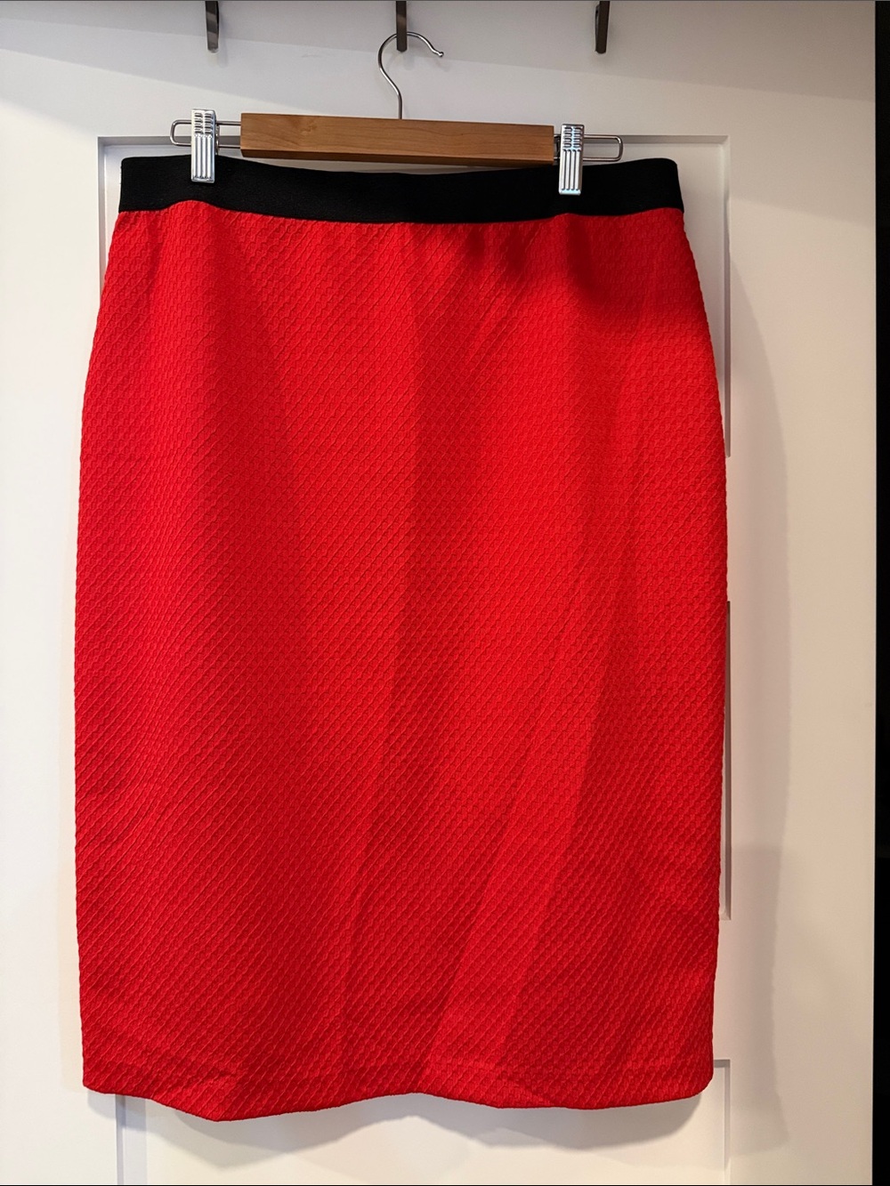 Alfani Red Pencil Skirt with Black Waistband. Very comfortable & stretchy ⭐️